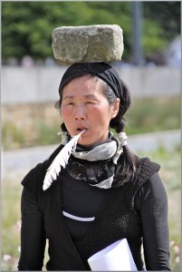 Taiwanese artist Liping Ting , multi-media performance action