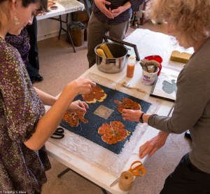participants putting on string IMG_3782