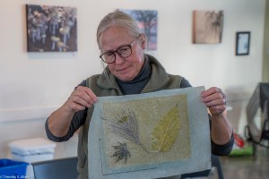 showing-some-handmade-paper-with-leaves-in-it-img_8159